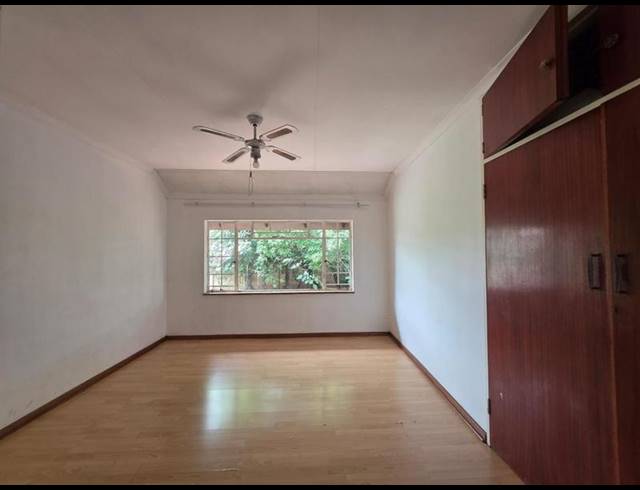 6 BEDROOM HOUSE FOR SALE IN CLAYVILLE EAST